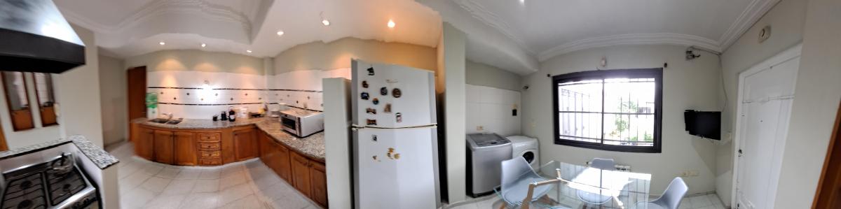 Importante Casa Desarrollada en 2 Plantas. 2