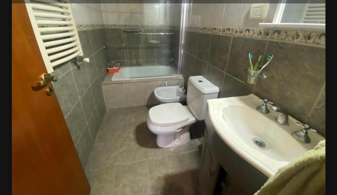 Importante Casa Desarrollada en 2 Plantas. 4