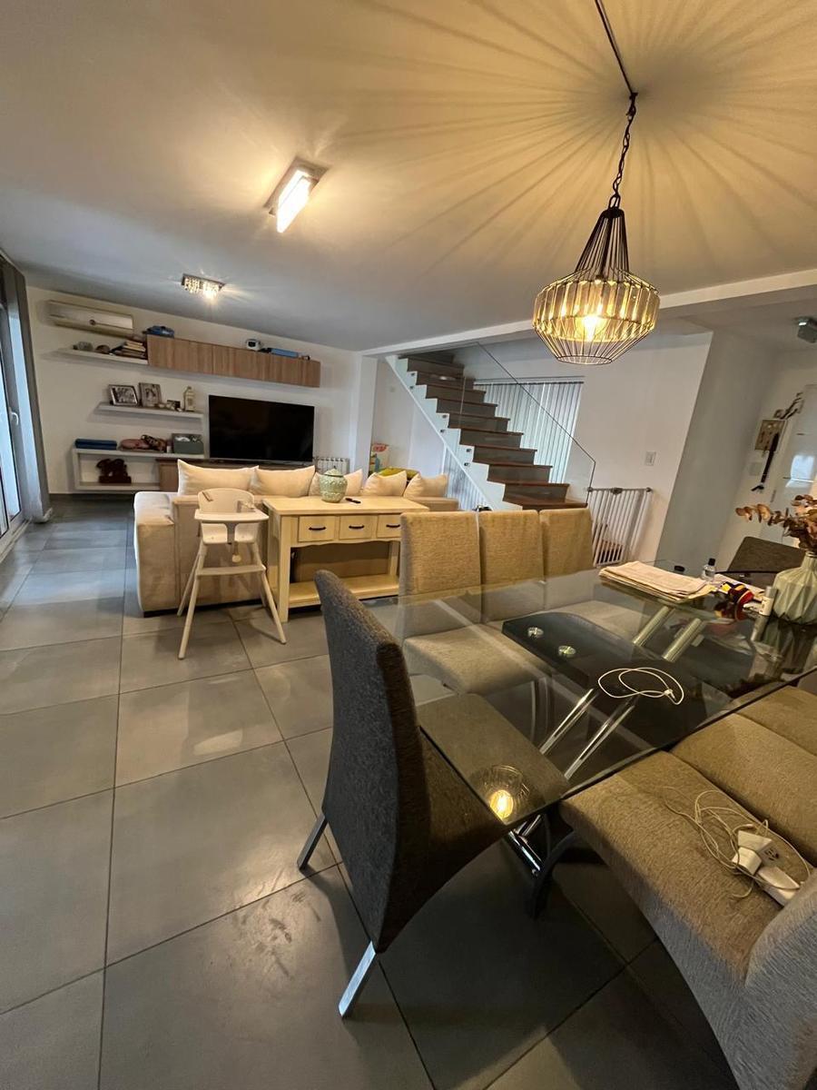 Duplex en Venta Claros del Bosque C/pileta 1