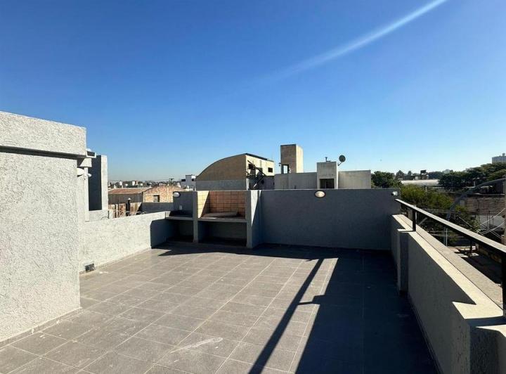 Departamento en alquiler 2 Dorm. con patio 1