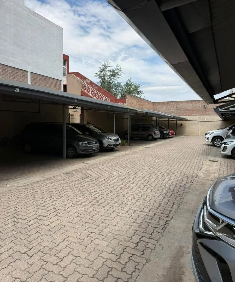 Departamento en alquiler 2 dorm en Barrio Jardin 3
