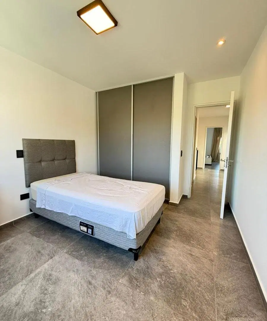 Duplex en alquiler semiamoblado en La Luisita con pileta 2