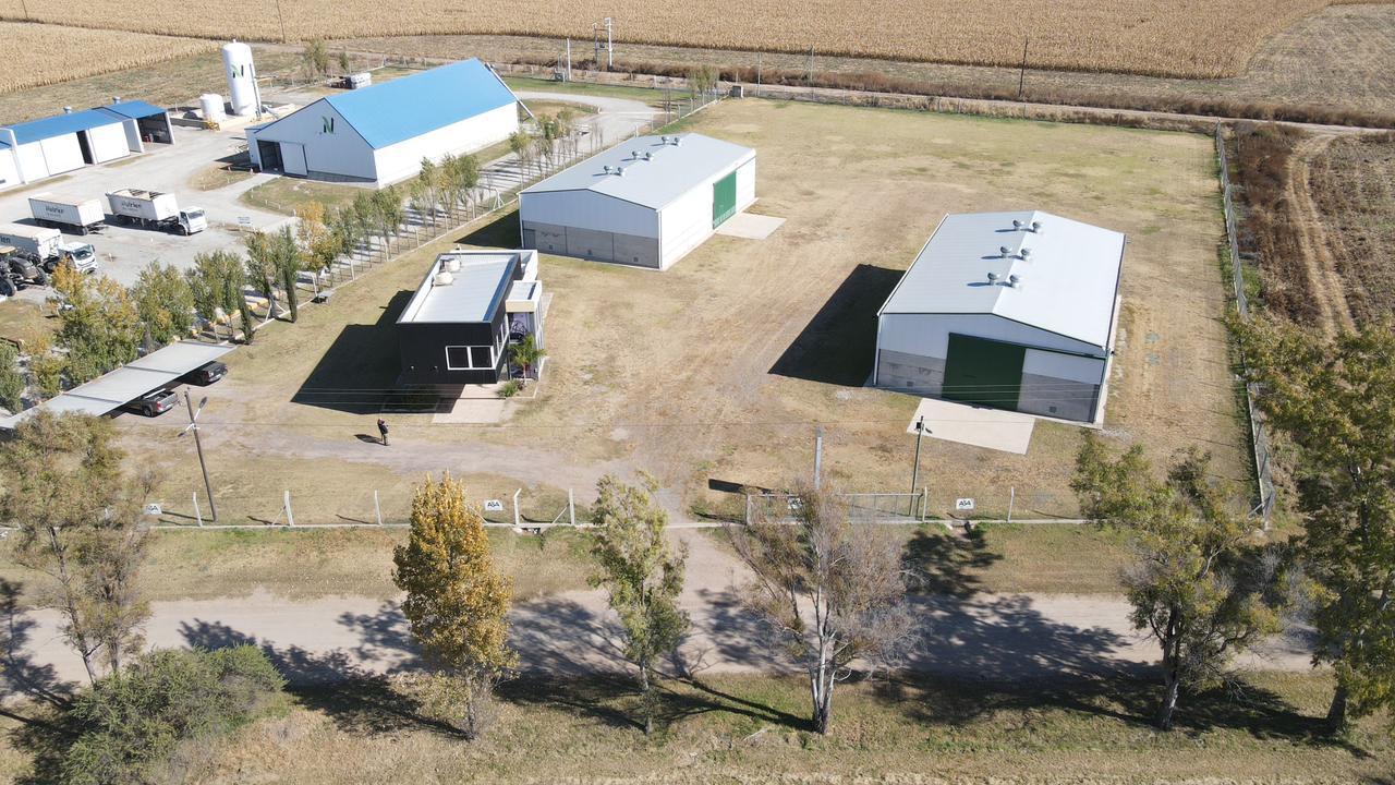 Venta Nave industrial en pilar sobre Autopista Córdoba - Rosario
