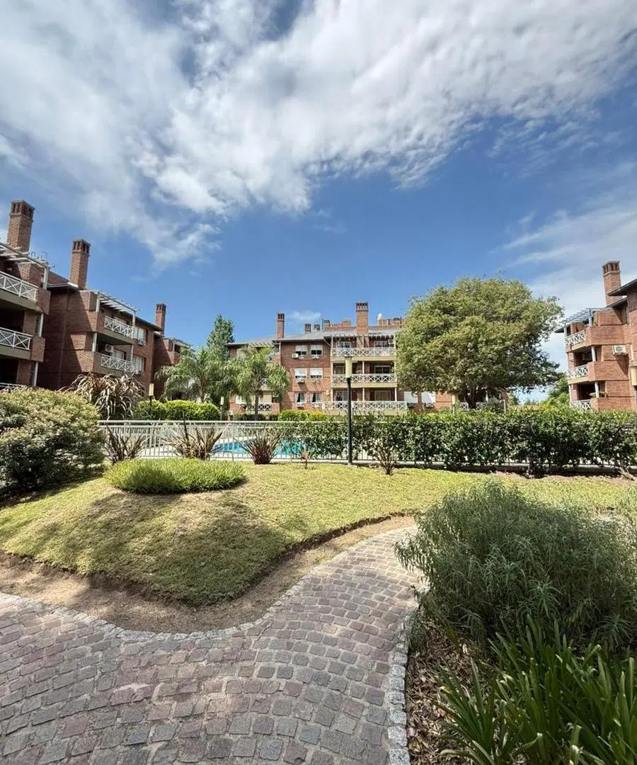 Departamento en alquiler 2 dorm en Barrio Jardin 2