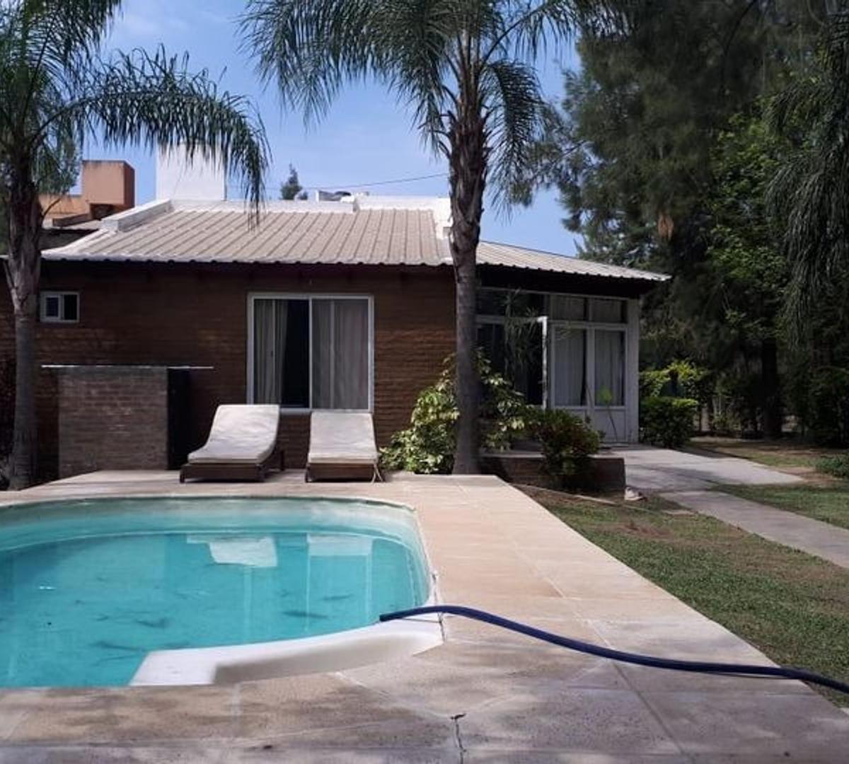 Se Vende: Paso de La Patria, Lote con Cabañas 2