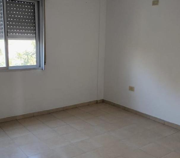 Se Alquila departamento de 2 dormitorios 4