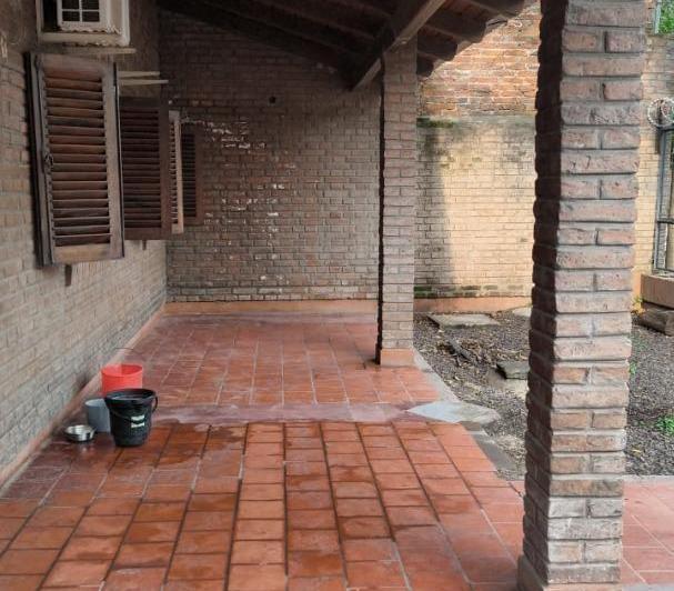 Se alquila casa  de 2 dormitorios zona Regatas Rcia. 1