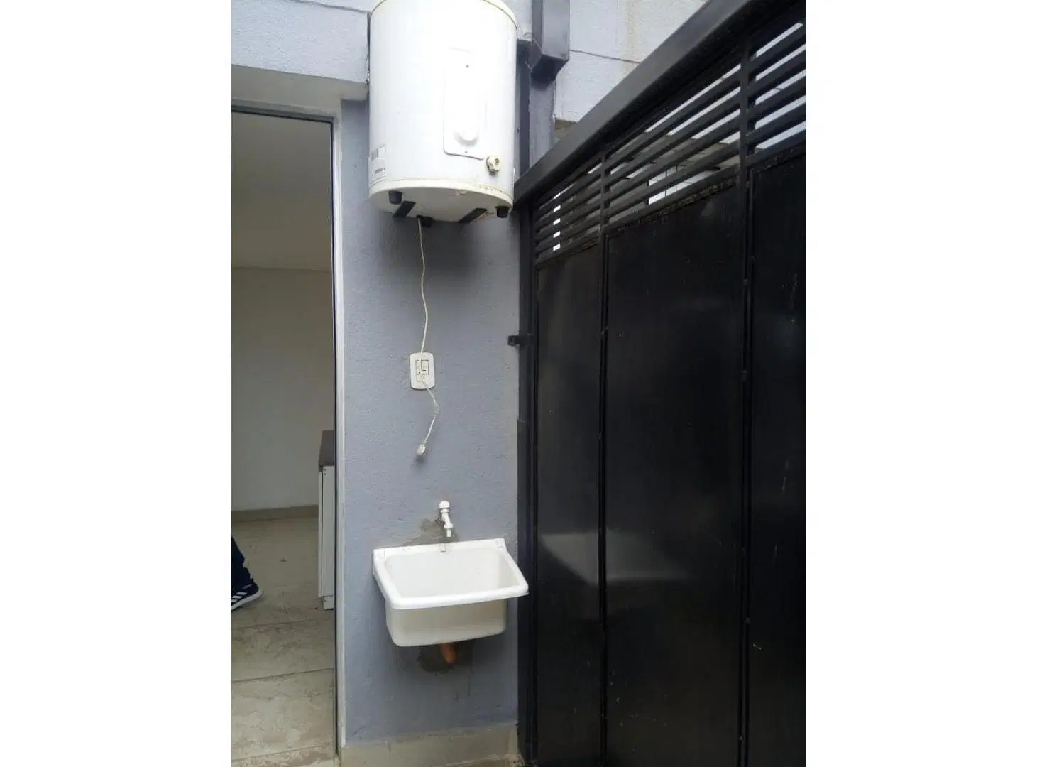 SE ALQUILA: Av. ESPAÑA Y AV. EDISON:DUPLEX DE 1 DORMITORIO 5