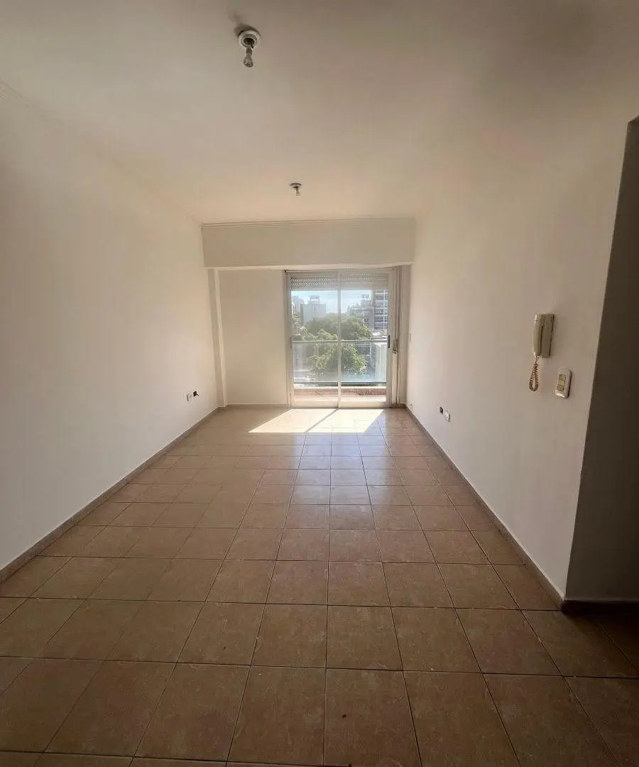 Venta Departamento dos dormitorios con cochera 70 m2 2