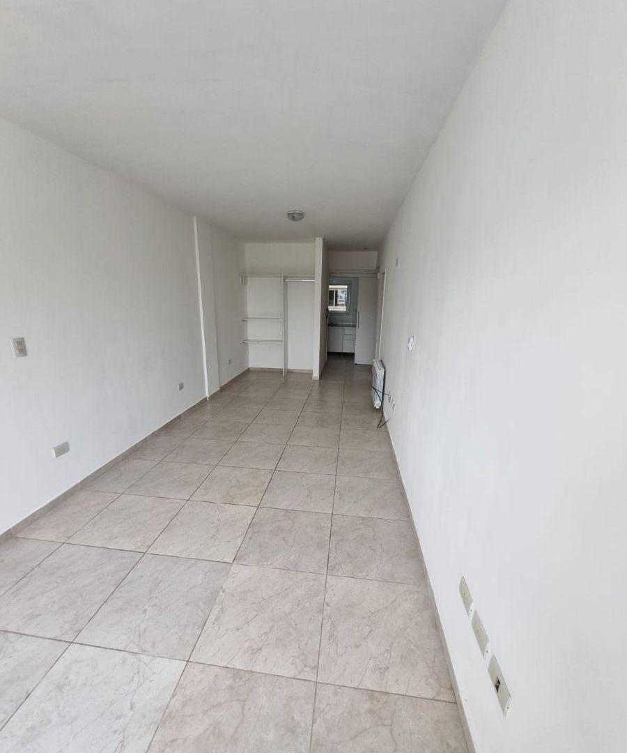 Foto de Monoambiente contrafrente en Alquiler. 40 e/ 5 Y 6, imagen 4