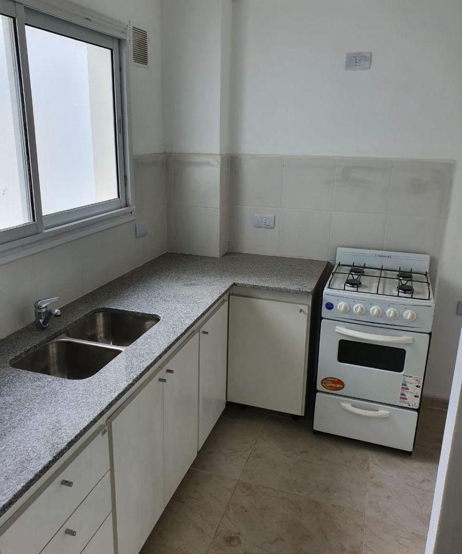 Foto de Monoambiente con balcón en alquiler, imagen 2