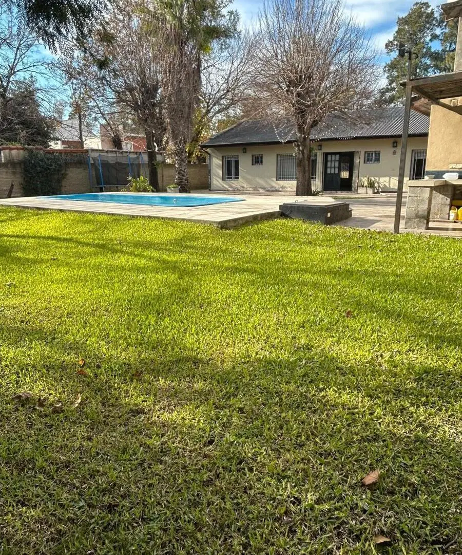Oportunidad, excelente quinta sobre lote doble frente 1