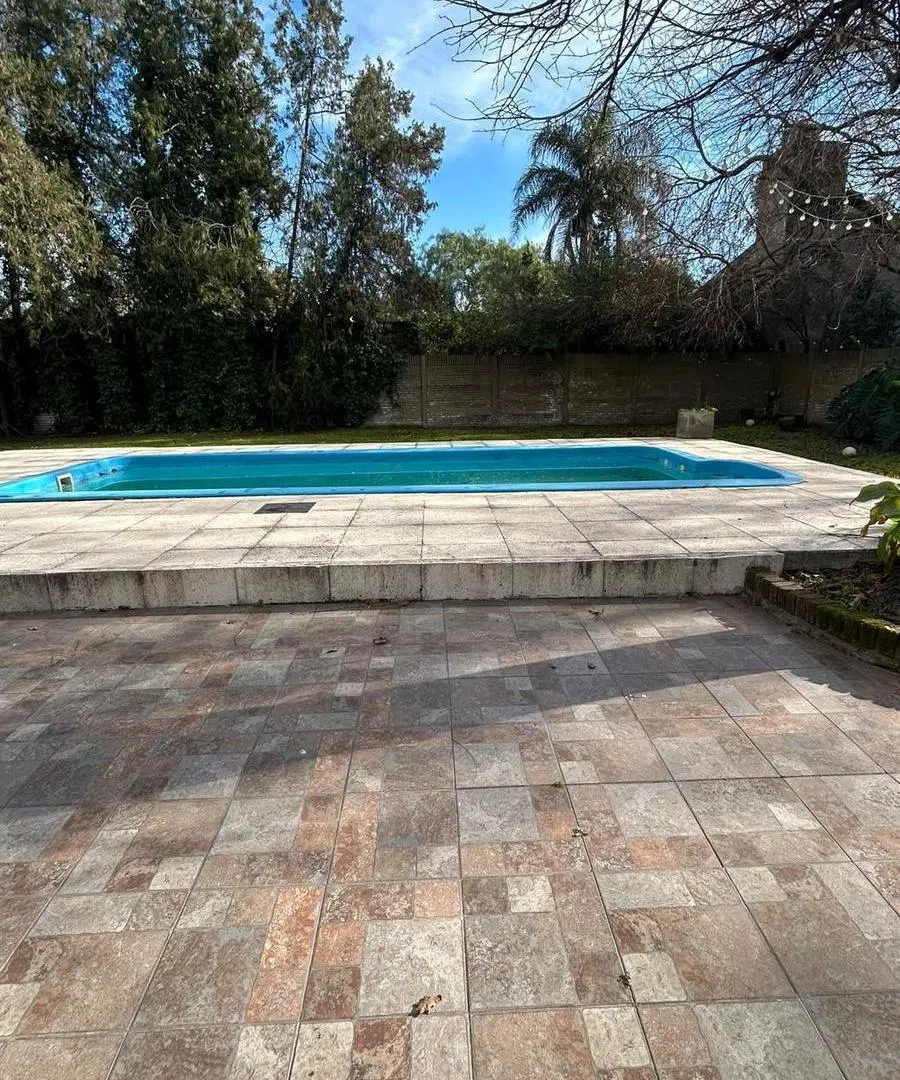Oportunidad, excelente quinta sobre lote doble frente 4