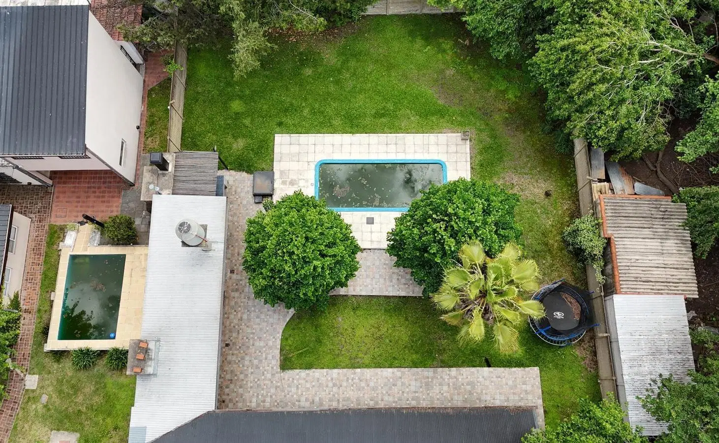 Oportunidad, excelente quinta sobre lote doble frente 2