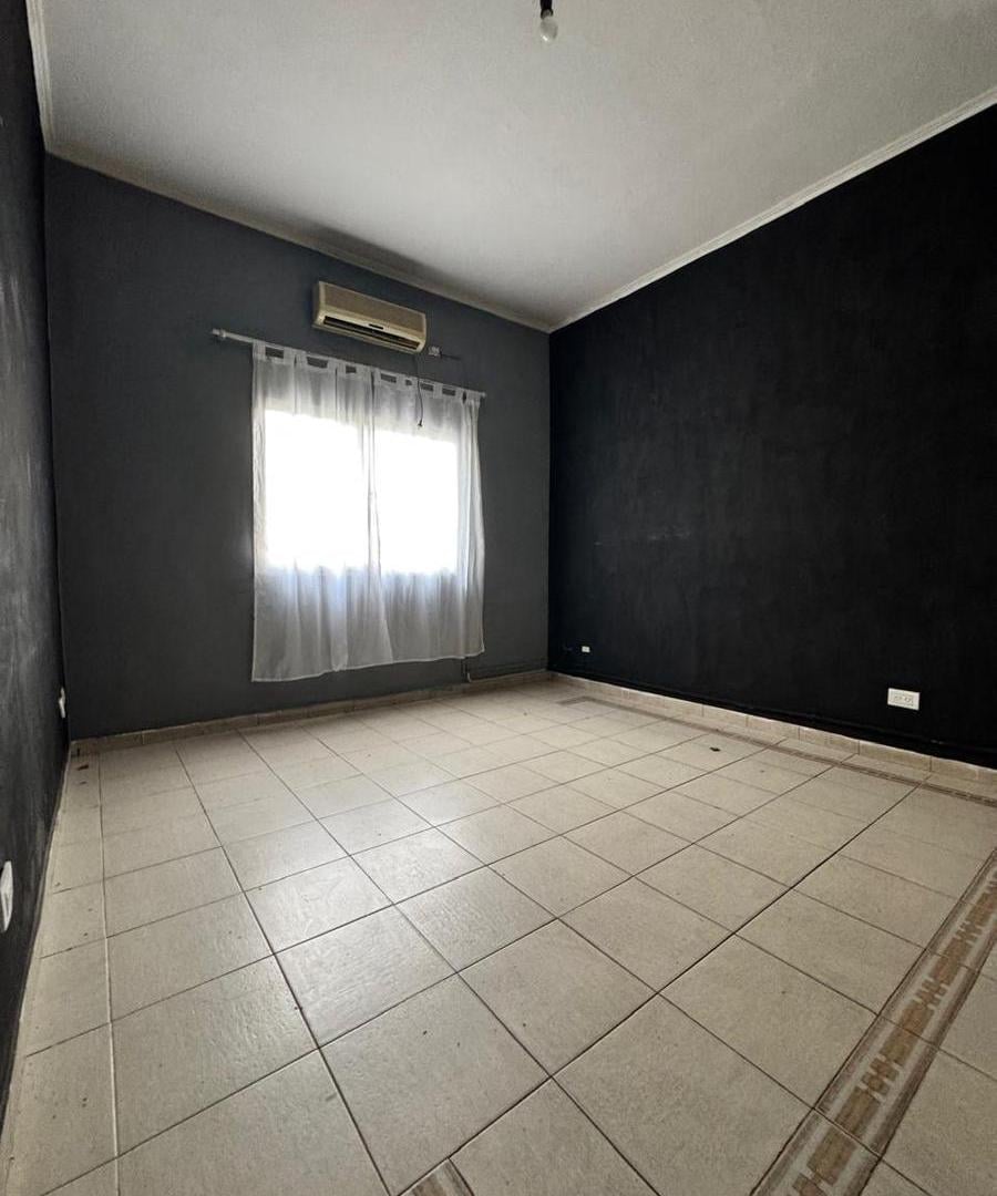 Foto de Casa con Patio en Castelar, Aristobulo del Valle al 300, imagen 1