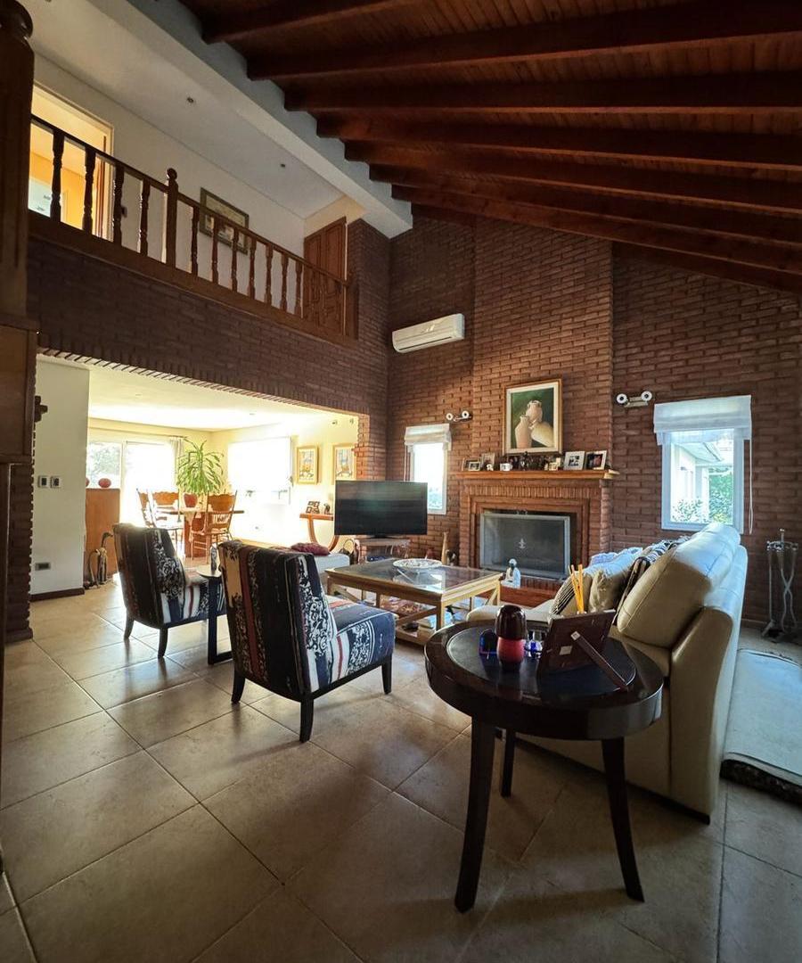 Foto de Hermosa Casa en Barrio La Deseada, Ezeiza., imagen 3