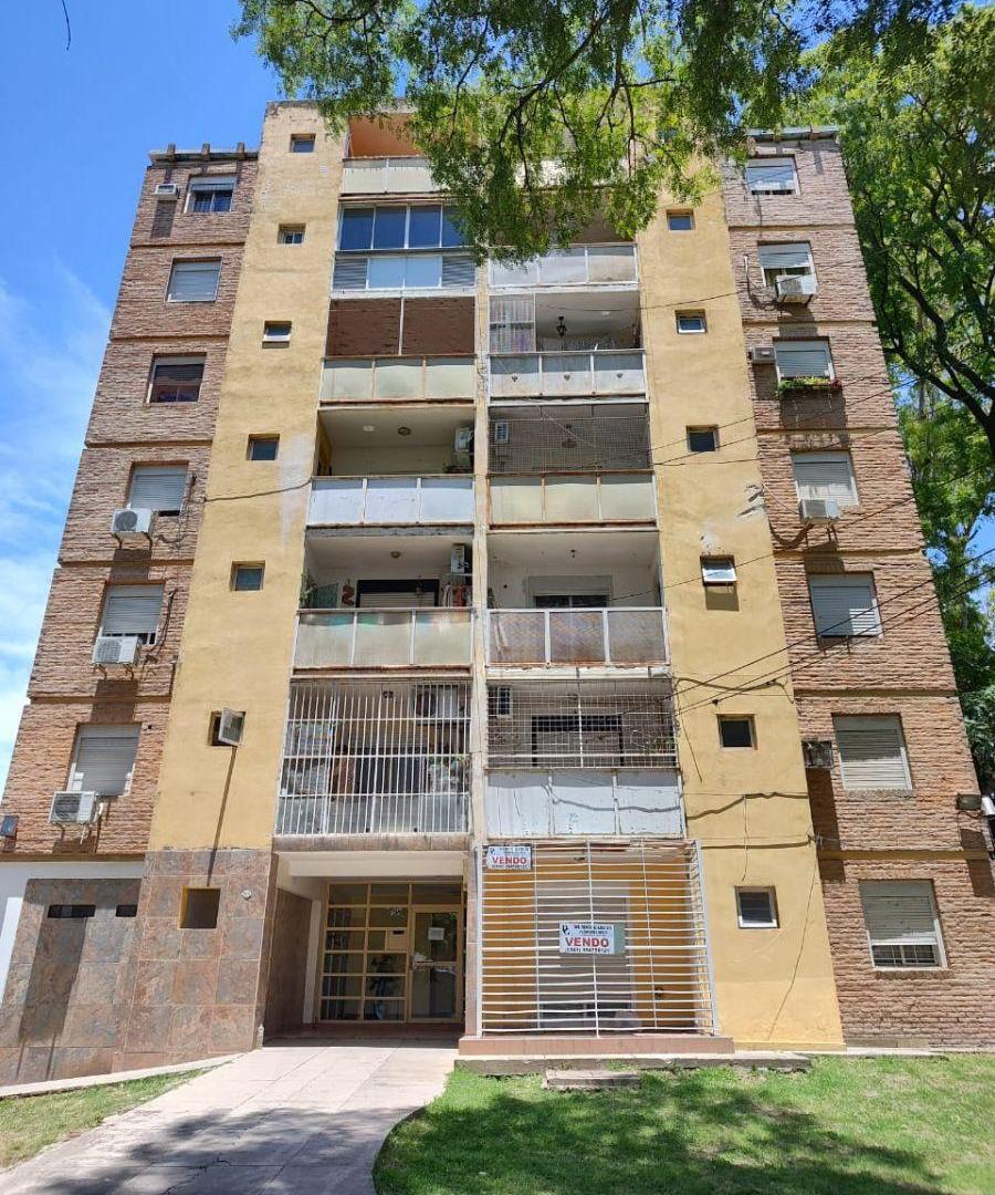 Departamento de dos dormitorios en alquiler Av Americas y Newbery