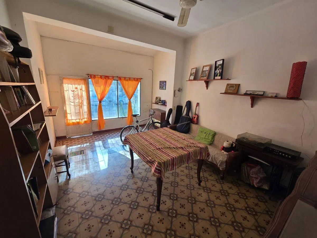 Casa en Alfredo Nux Paraná de 4 dormitorios mas departamento con dos cocheras 2