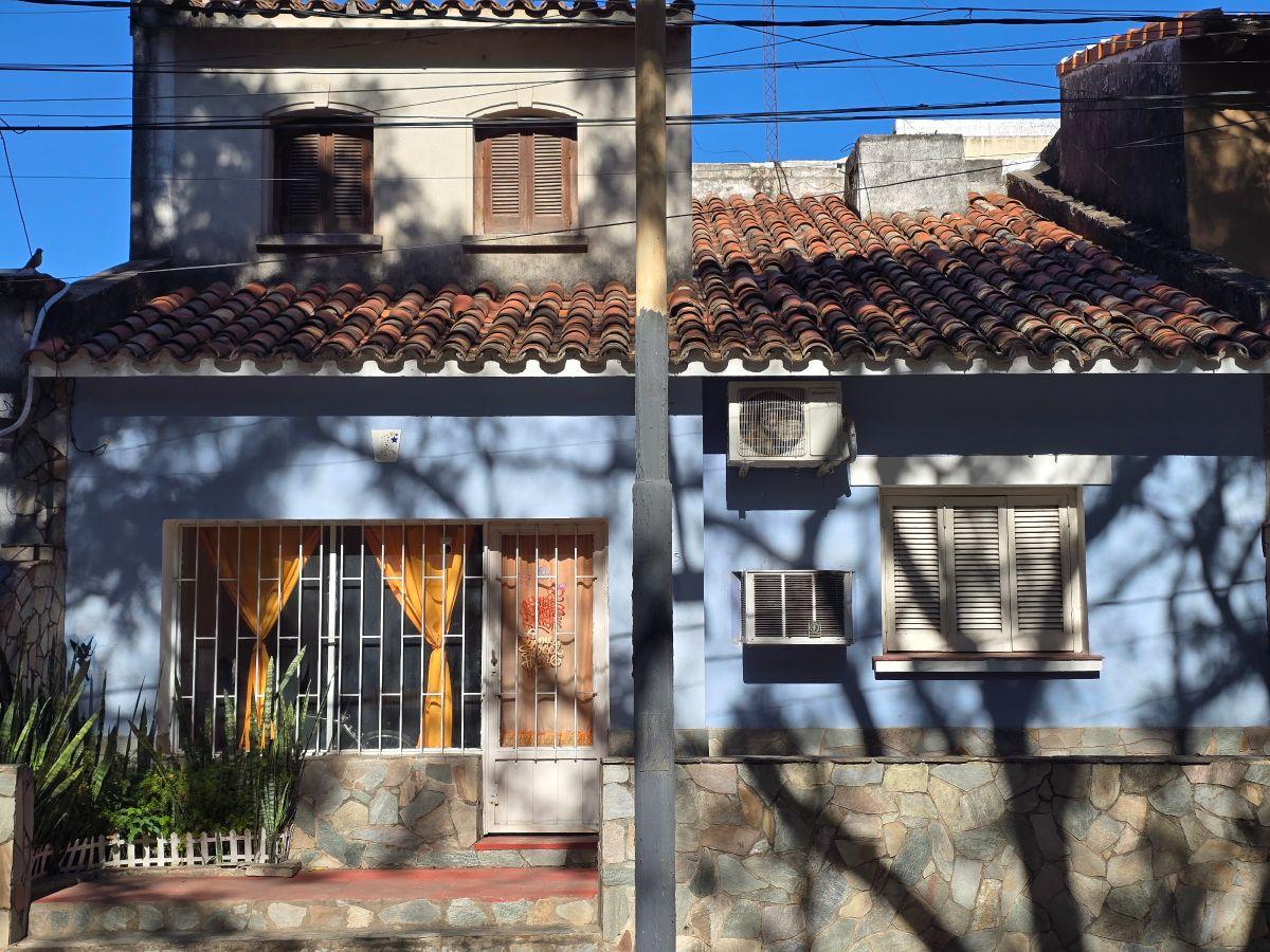 Casa en Alfredo Nux Paraná de 4 dormitorios mas departamento con dos cocheras