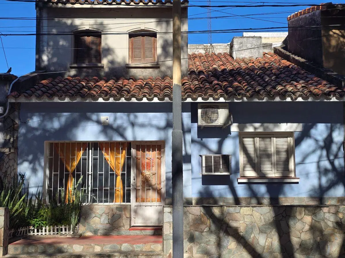Casa en Alfredo Nux Paraná de 4 dormitorios mas departamento con dos cocheras 1