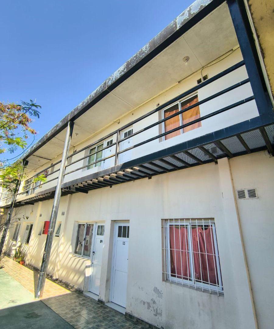 Foto de Departamento en Oro Verde de un dormitorio con cochera, imagen 3