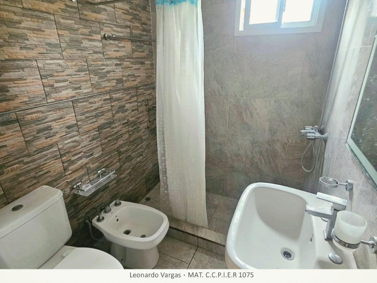 Foto de CASA EN ALQUILER en Colonia Ensayo: 2 Dormitorios con PATIO y COCHERA a, imagen 4