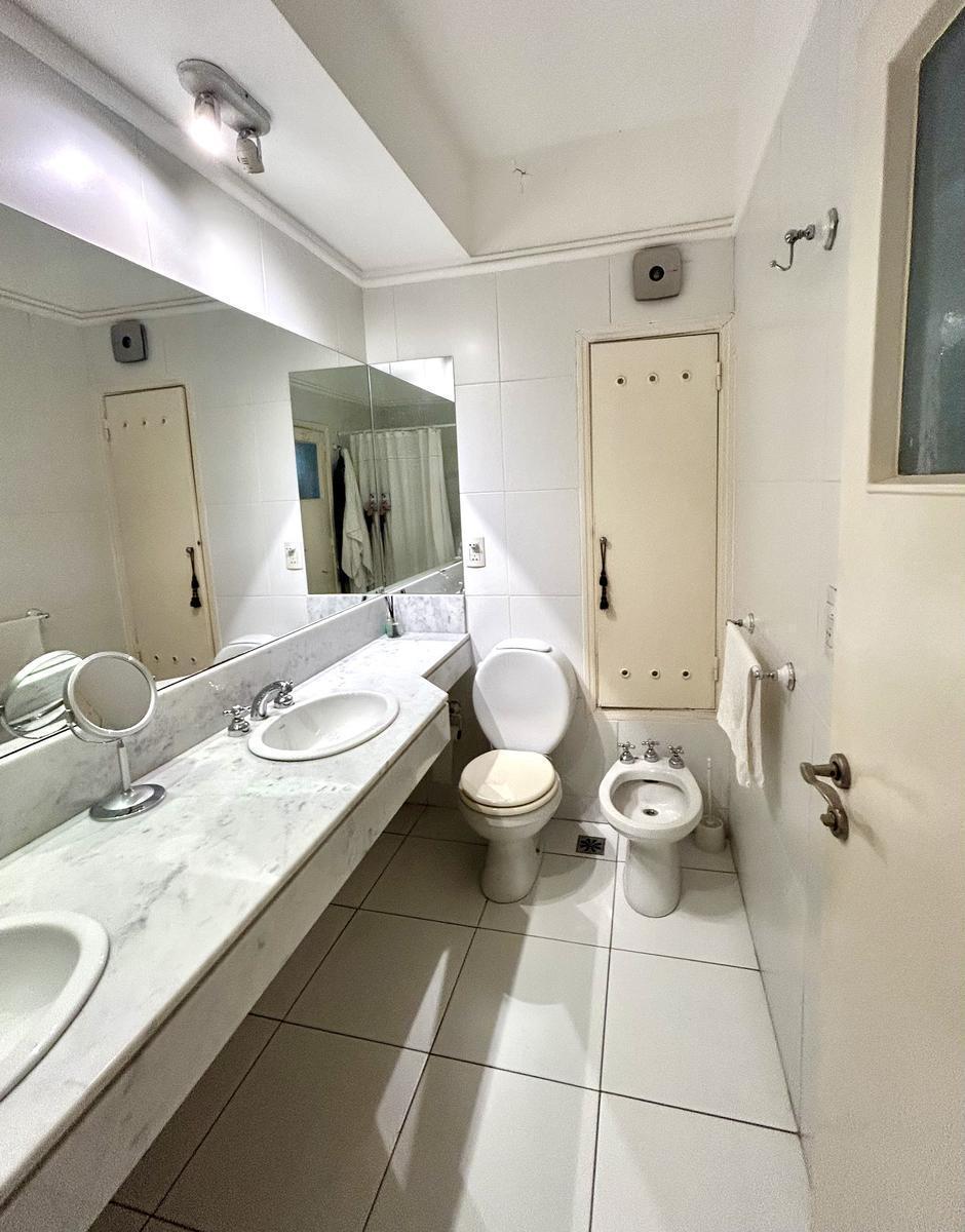 Departamento en Venta de Categoría en La Mejor Zona de Recoleta, 5 Ambientes, Super Luminoso. 3