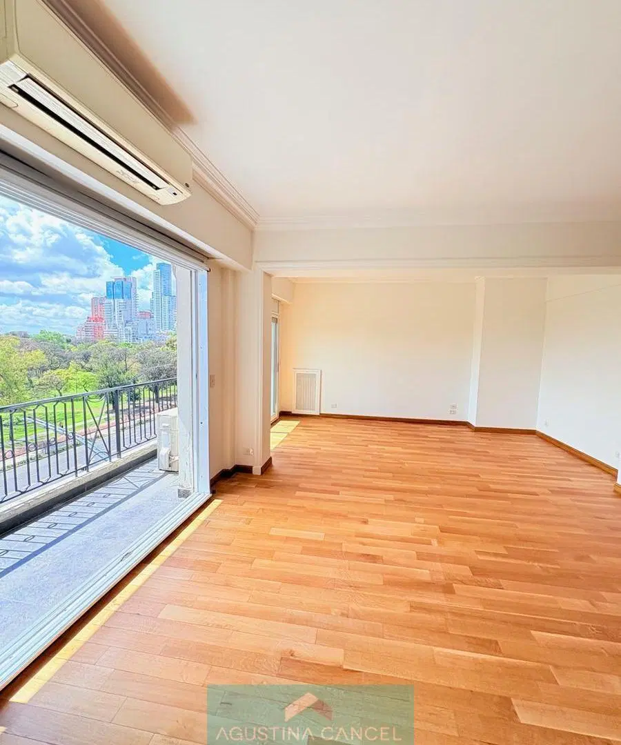 Venta Av. Libertador vista jardines edifico frances cochera vig 24 hs 4
