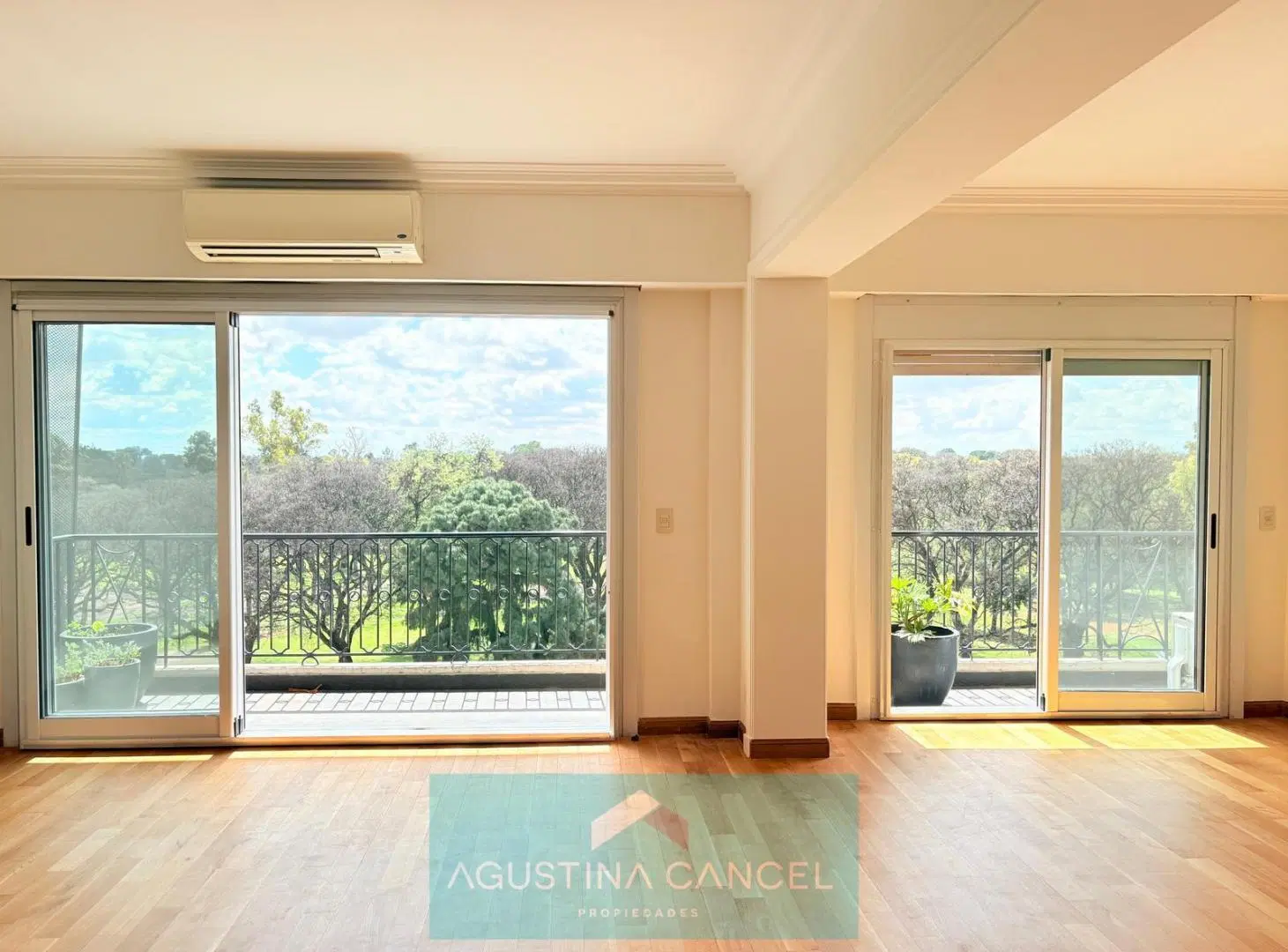 Venta Av. Libertador vista jardines edifico frances cochera vig 24 hs 2