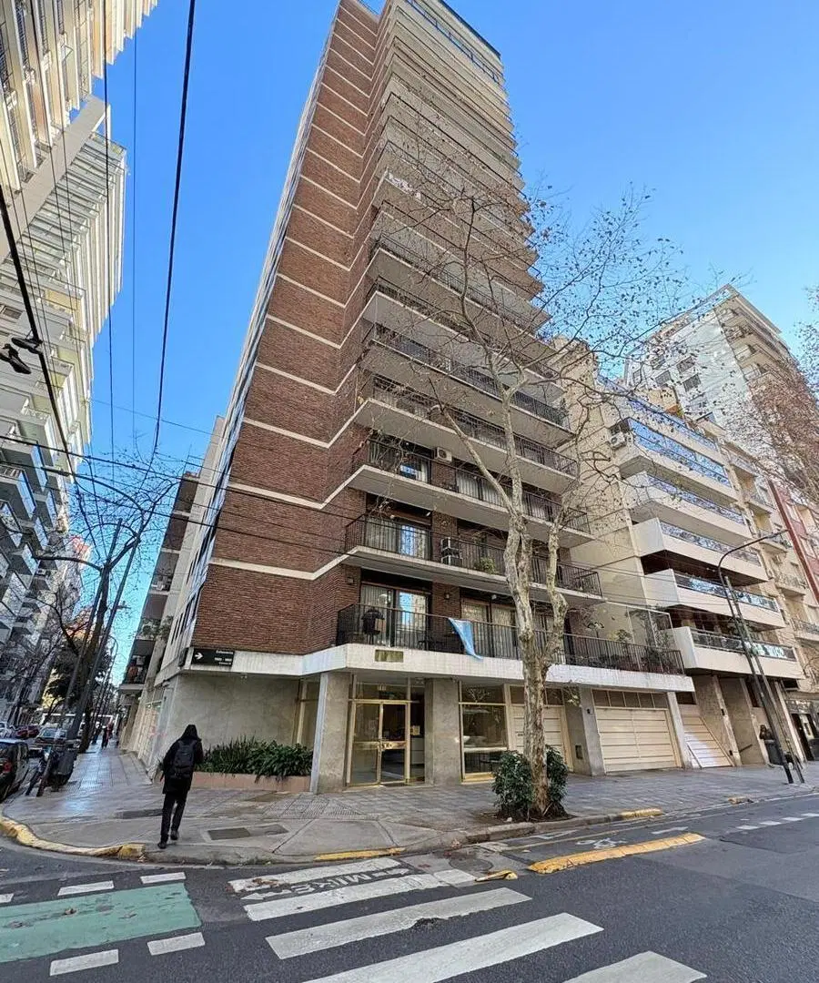 Departamento piso entero en venta en torre y en esquina en Barrancas de Belgrano, excelente plano y 5