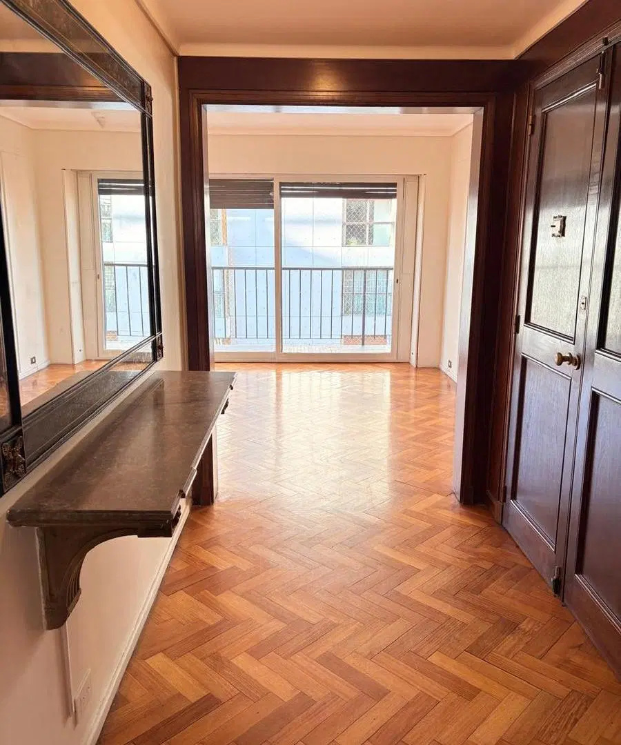 Departamento piso entero en venta en torre y en esquina en Barrancas de Belgrano, excelente plano y 4