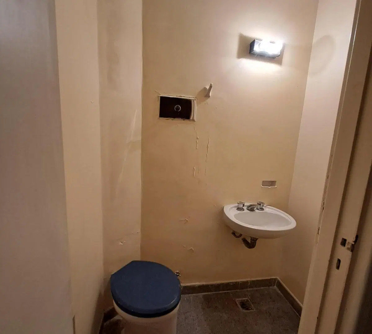 Oficina o departamento para vivienda con muy buenas dimensiones en Retiro, zona Iglesia del Socorro. 5