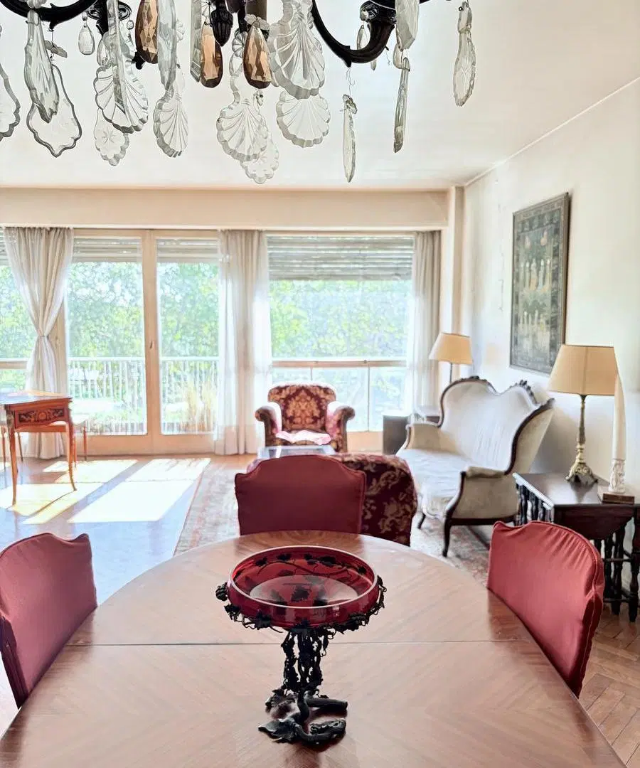 Departamento 5 dormitorios en venta en Recoleta sobre Av. del Libertador frente a plaza, todo verde. 1
