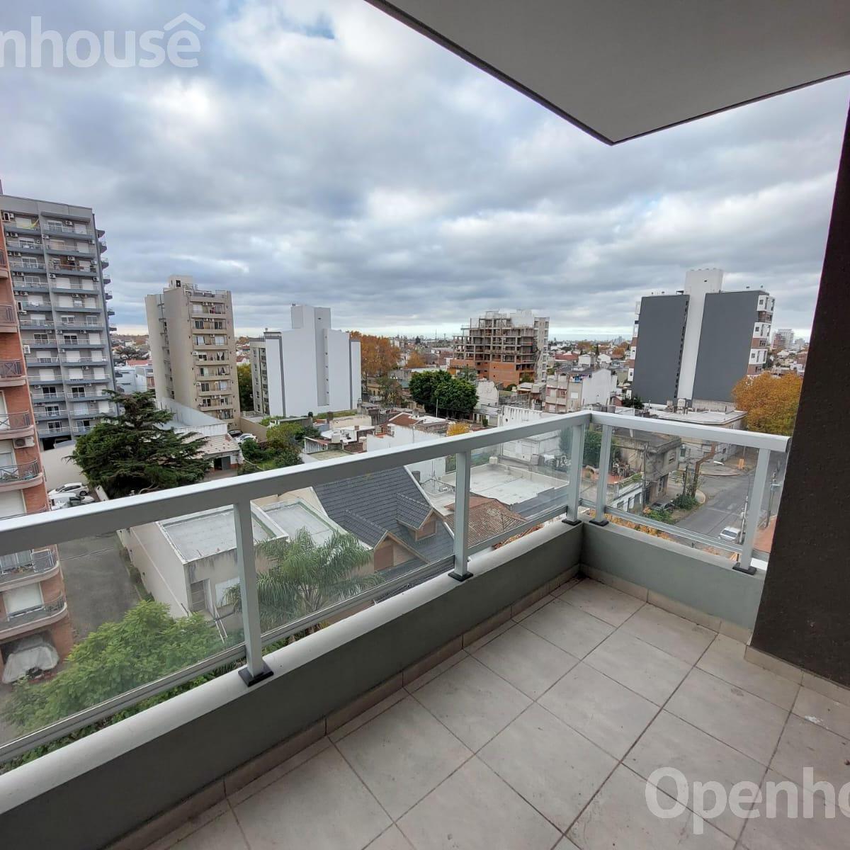 DEPARTAMENTO 3 AMBIENTES CON BALCON AL FRENTE EN CASEROS
