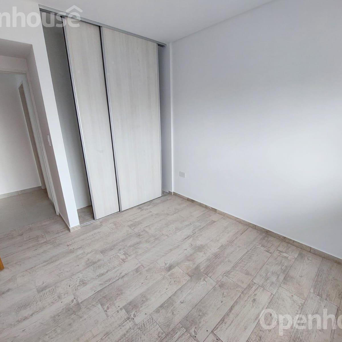 Foto de DEPARTAMENTO 2 AMBIENTES CON BALCON EN CASEROS, imagen 5