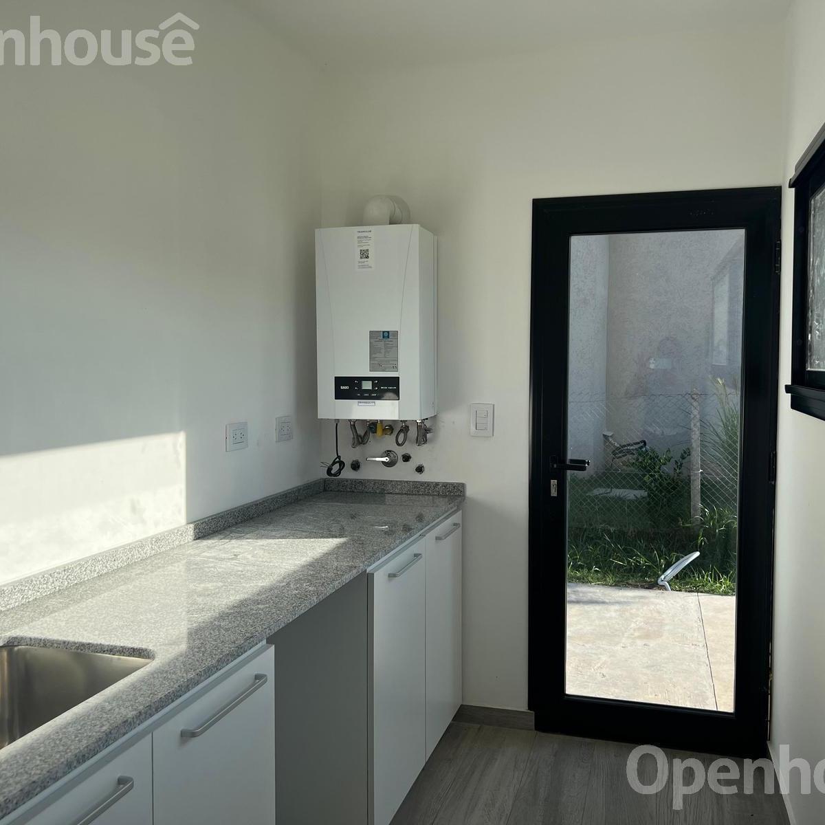 Foto de IMPECABLE Casa DE 6 AMBIENTES en BARRIO SAN PABLO! POSIBILIDAD DE, imagen 2