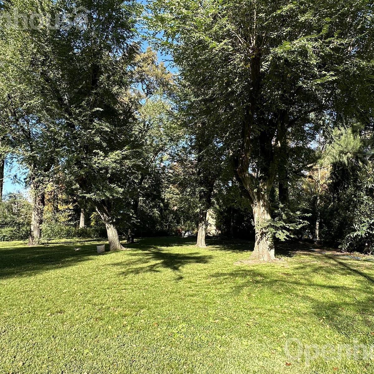 Foto de VENTA LOTE DE 1300 M2 EN ROBLES DEL MONARCA!! ESCRITURA INMEDIATA, imagen 5