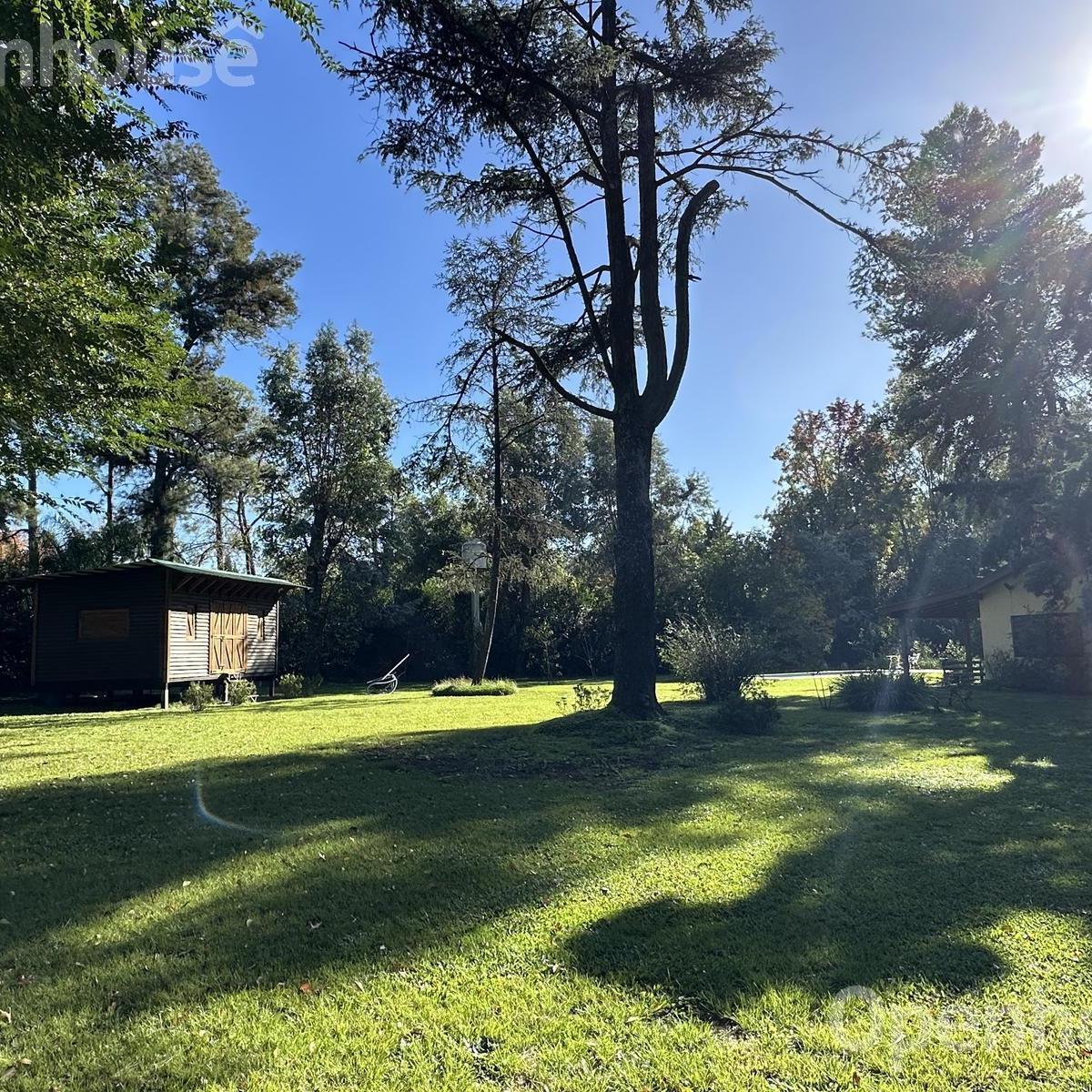Foto de VENTA LOTE DE 1300 M2 EN ROBLES DEL MONARCA!! ESCRITURA INMEDIATA, imagen 4