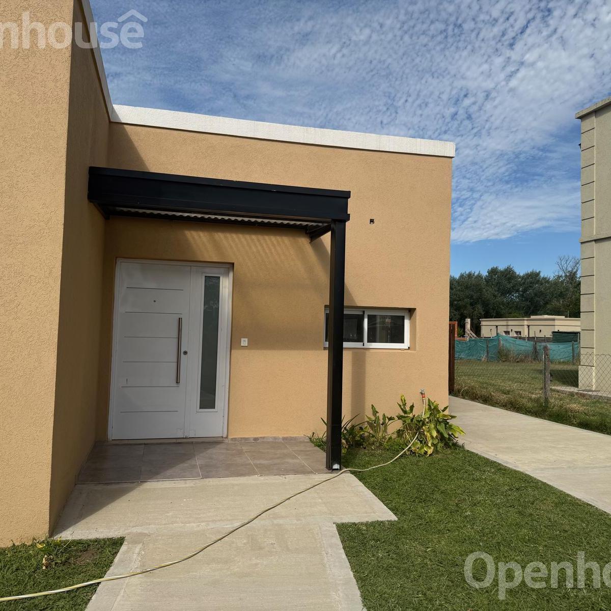 Venta Casa con Piscina en Barrio San Pablo 1