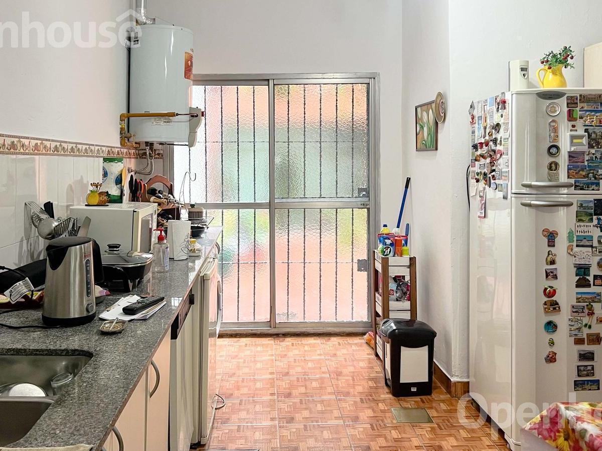 Venta Casa Amplia y Luminosa en El Corazón de Mataderos 2