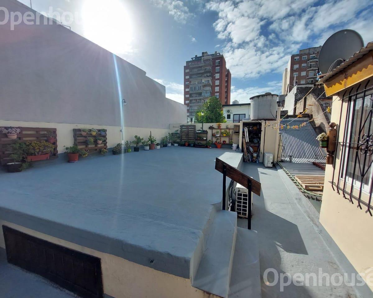 PH 4 AMBIENTES CON ENTRADA INDEPENDIENTE Y TERRAZA EN PARQUE AVELLANEDA