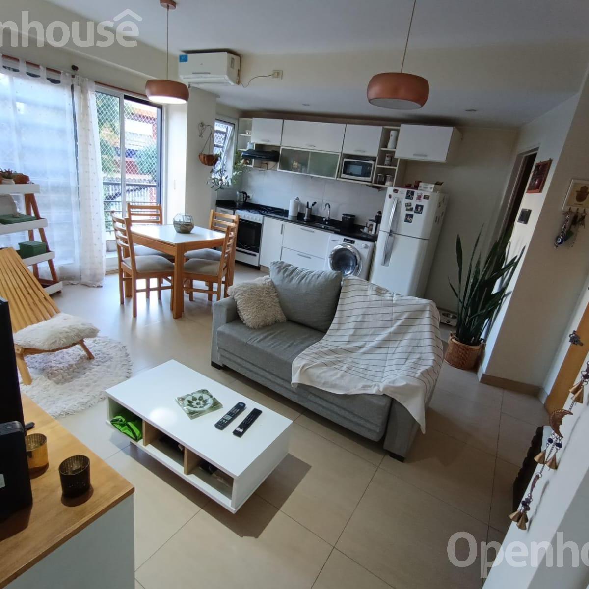 Venta Departamento 2 Ambientes con Balcón en Monte Castro 5