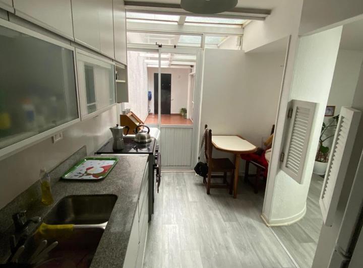 Venta PH con cochera y terraza en Recoleta 3