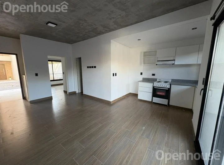 ALQUILER-EXCELENTE DEPTO 2 AMB CON COCHERA Y PATIO PRIVADO-200M ESTACION PILAR 1