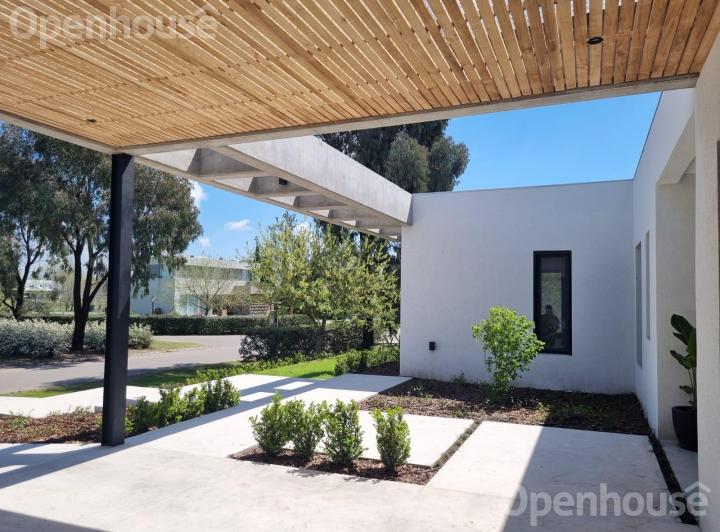 Increible casa en alquiler temporario en Estancias del Pilar, Barrio Golf 1