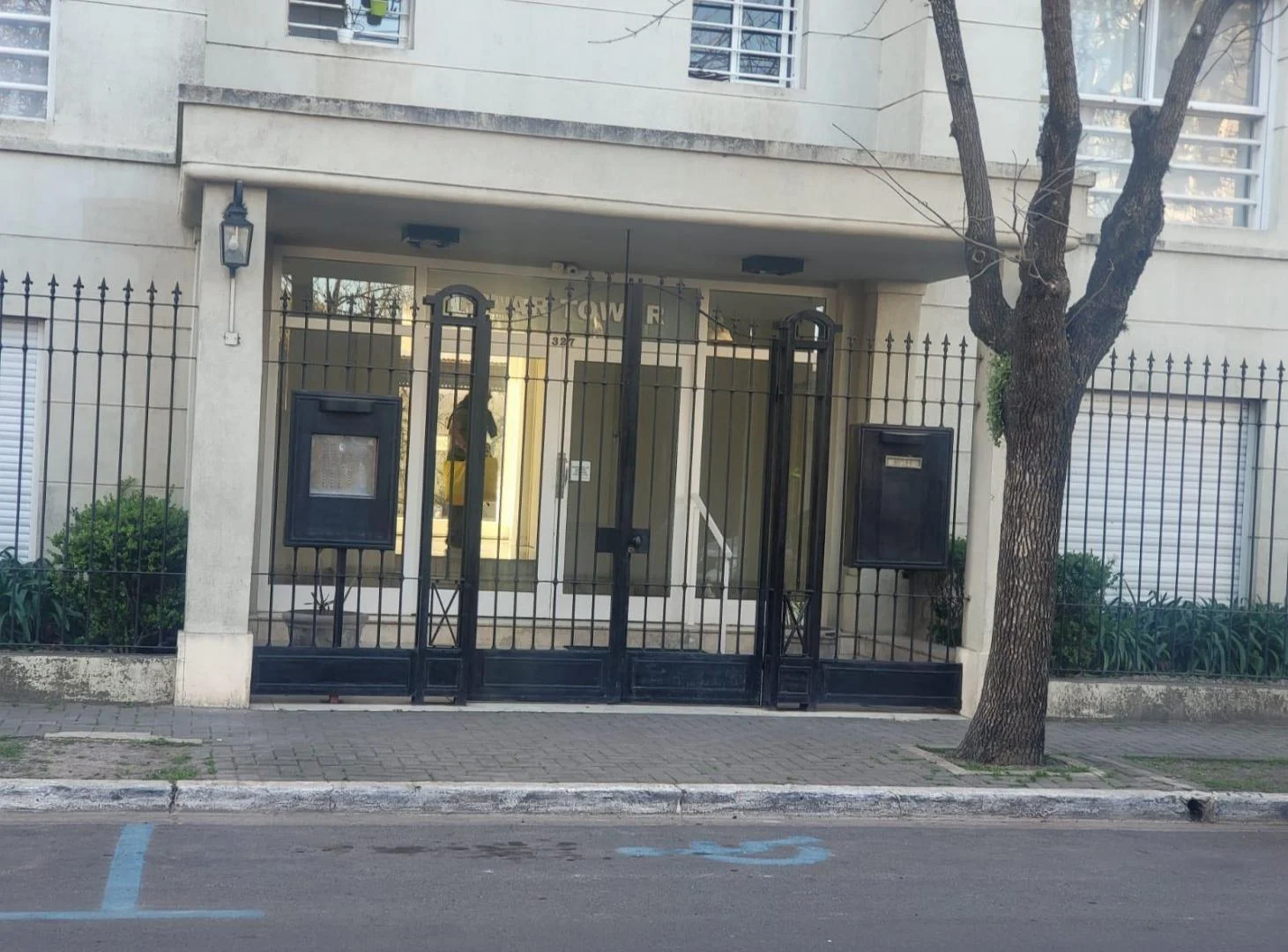 Venta con renta en Pilar Tower- 2 amb. con cochera.