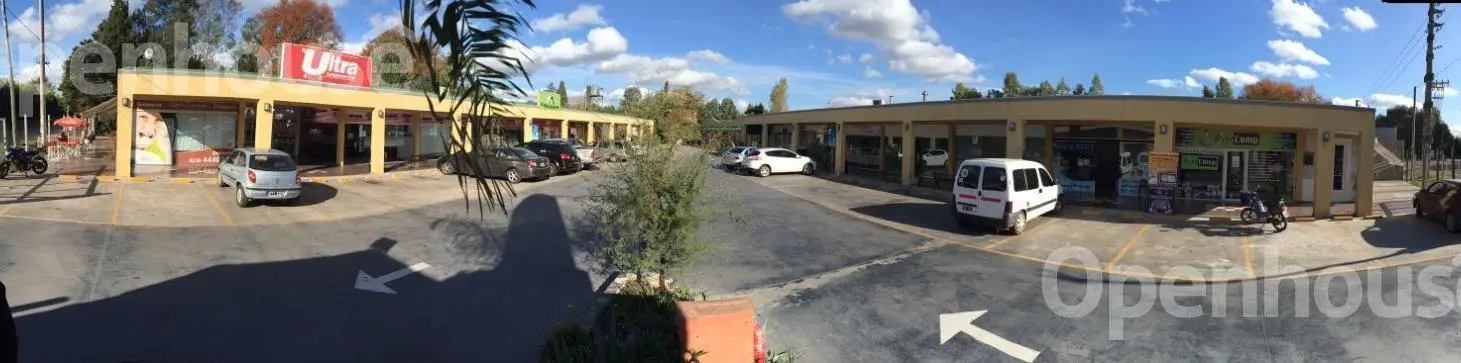 Inversión Estratégica: Paseo Comercial Vía Manzanares con 26 locales y 12 oficinas 4