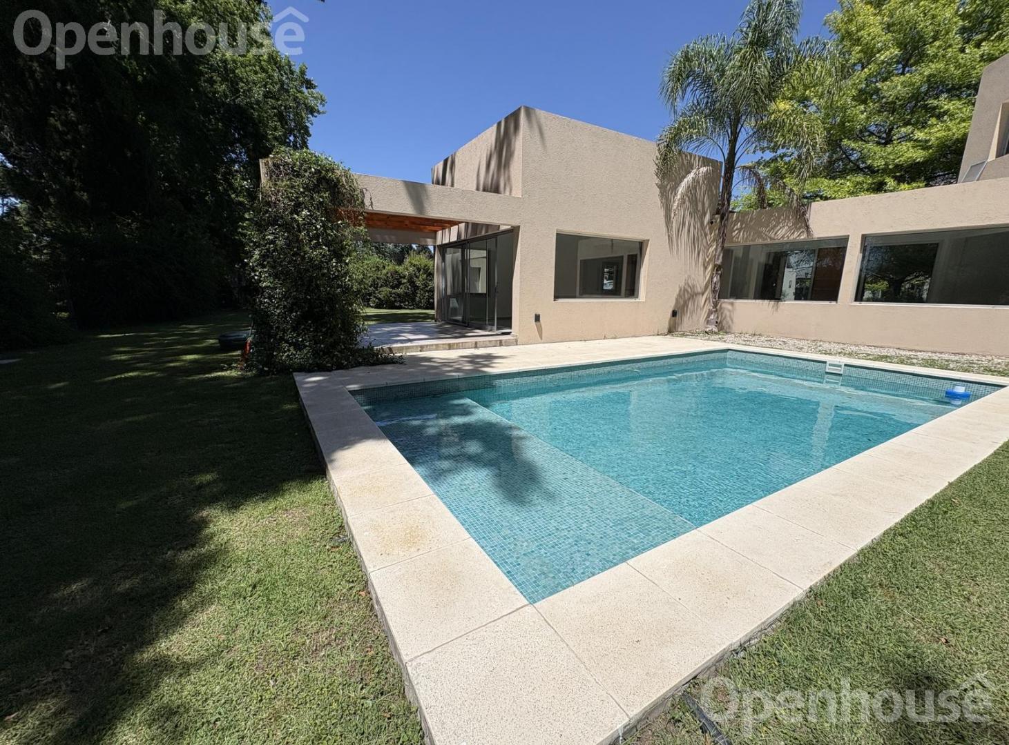 VENTA-EXCELENTE CASA EN BARRIO SANTA SILVINA- LISTA PARA MUDARSE- APTA CREDITO