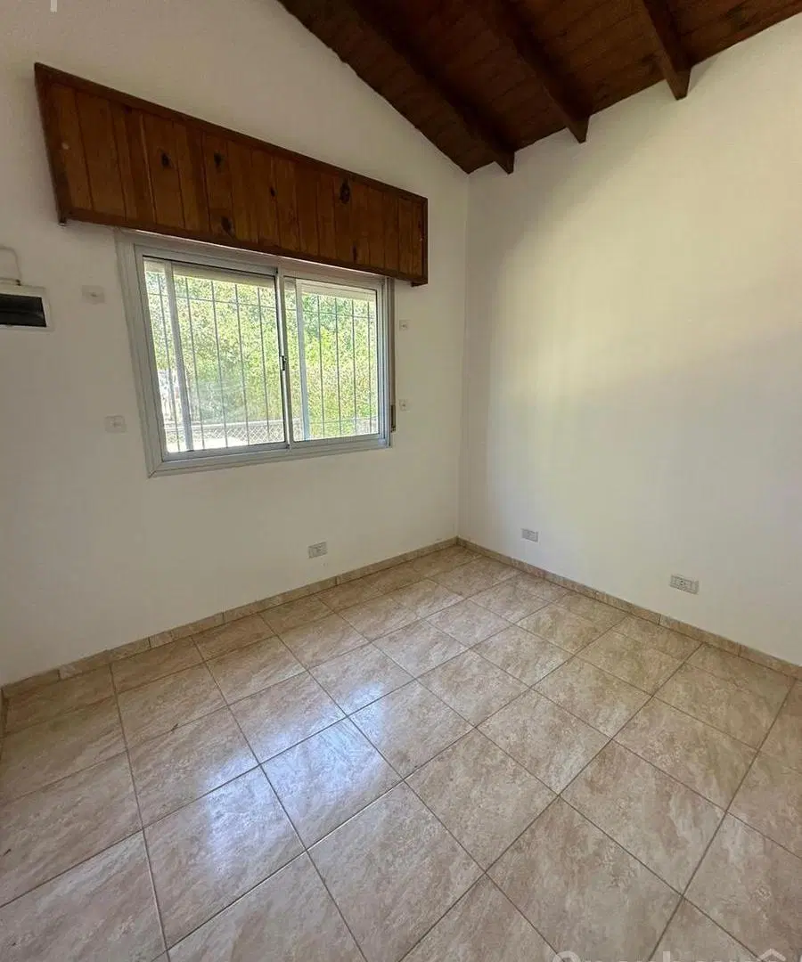 Alquiler departamento tipo casa  Pilar 2
