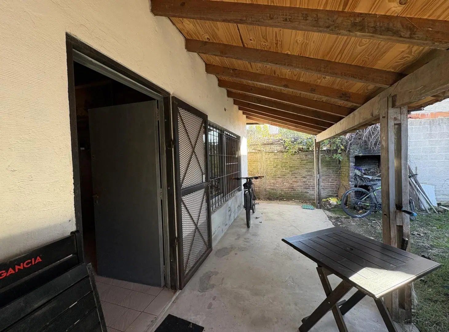VENTA-CASA EN CENTRO DE DERQUI- EXCELENTE UBICACION 4